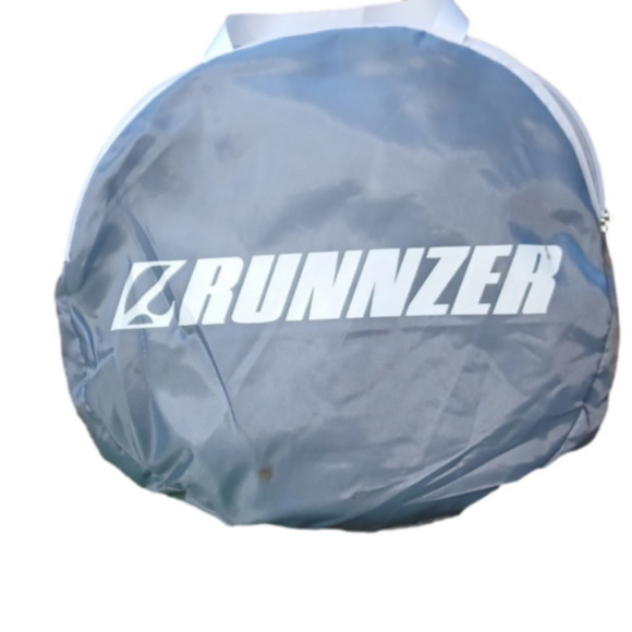 RUNNZER, BRAND NWT BABY TENT, GRAY AND WHITE. - Picture 1 of 5
